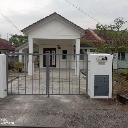 Imani Homestay Beach Gateway Bagan Lalang Kampong Bagan Lalang Exterior foto